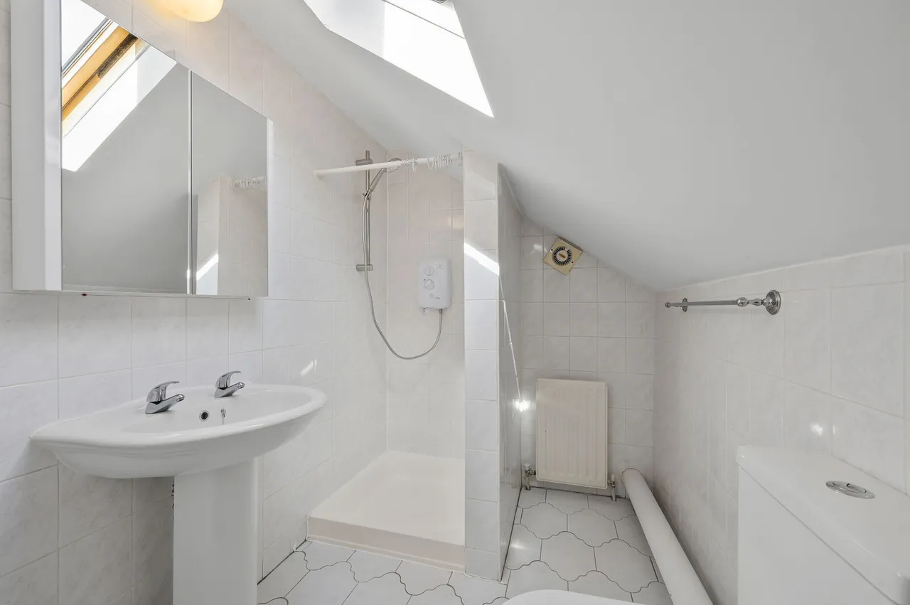Beverley Avenue, London, SW20, photo 14