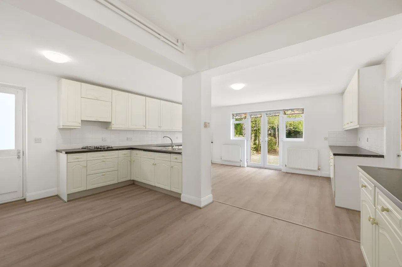 Beverley Avenue, London, SW20, photo 3