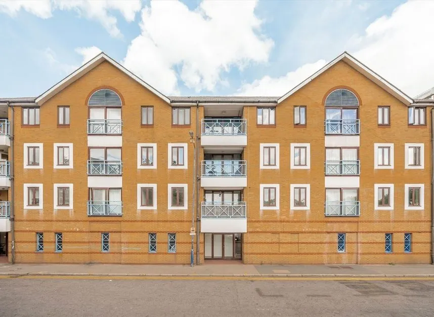 1 bed flat for sale, Lady Booth Road, Kingston Upon Thames, KT1