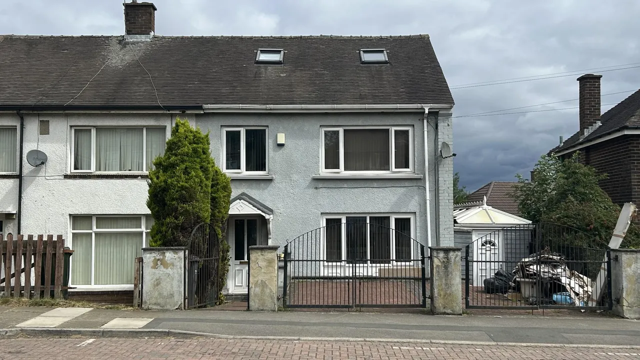 4 bed house for sale, Knowles Lane, Bradford, BD4