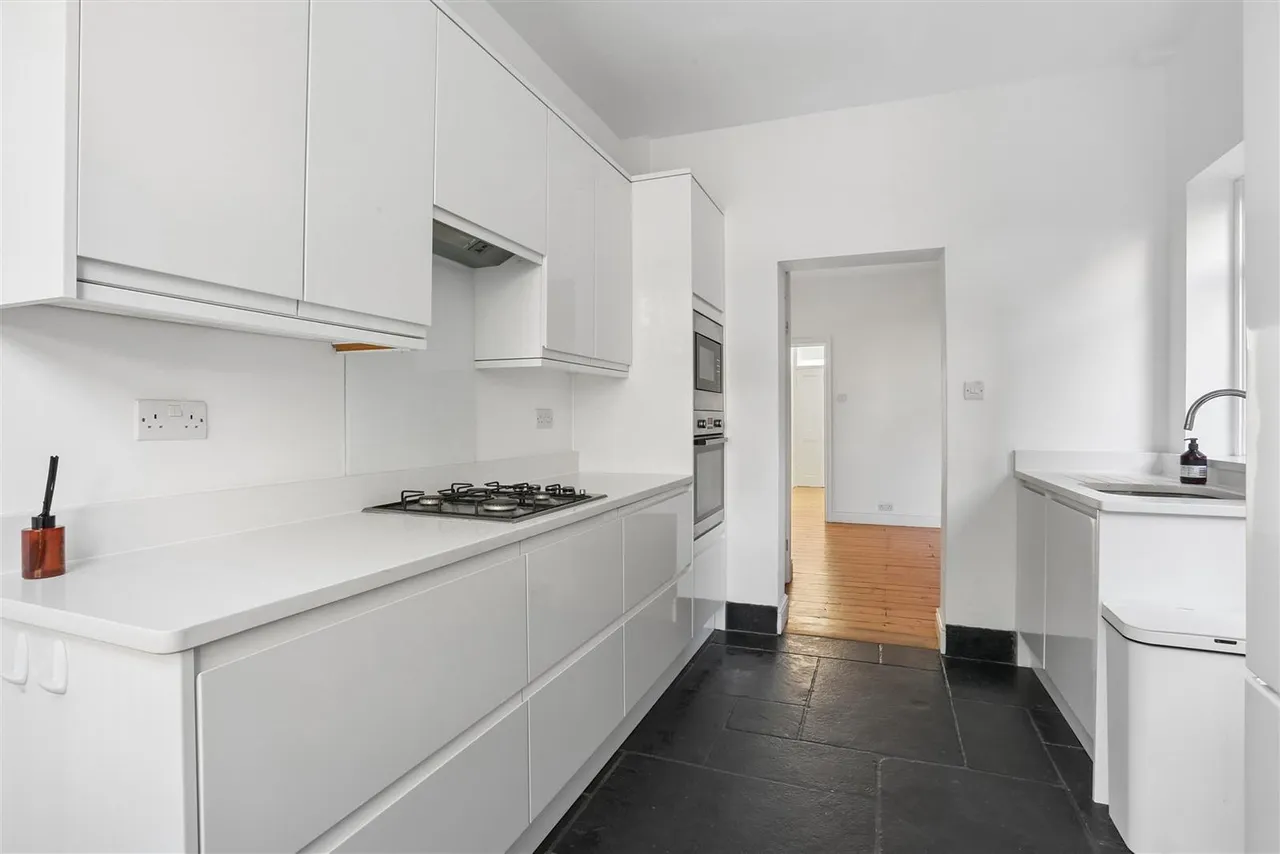 Benhill Road, Sutton, SM1, photo 16