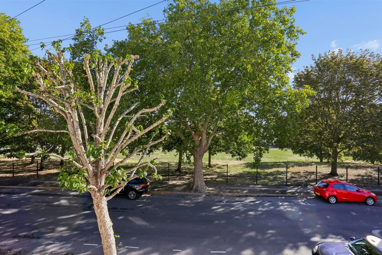 Benhill Road, Sutton, SM1, photo 29