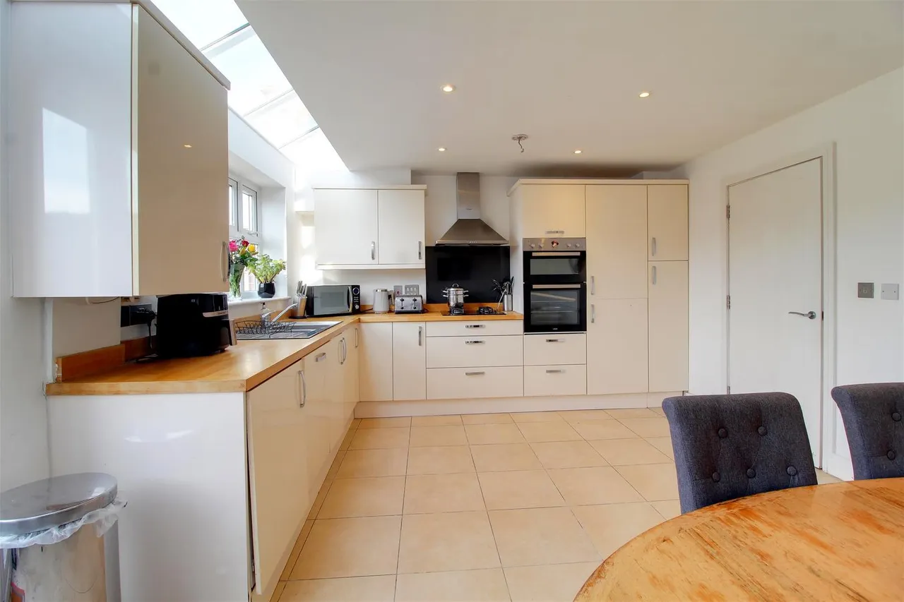 Dixons Hill Road, Welham Green, AL9, photo 12