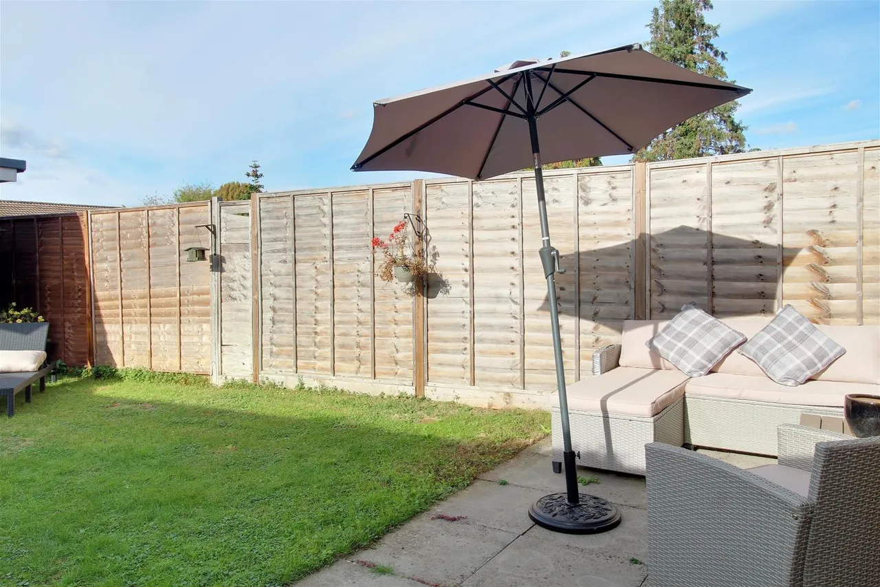 Dixons Hill Road, Welham Green, AL9, photo 10
