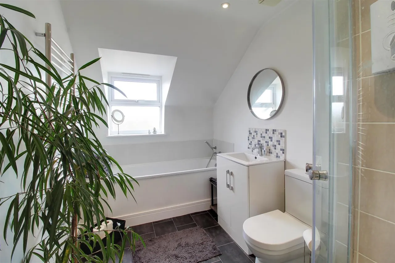 Dixons Hill Road, Welham Green, AL9, photo 16