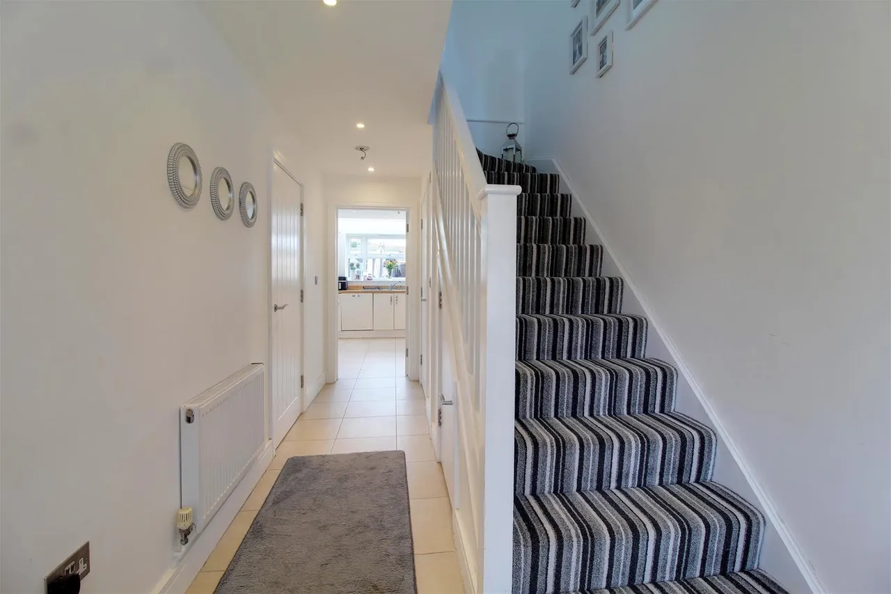 Dixons Hill Road, Welham Green, AL9, photo 11