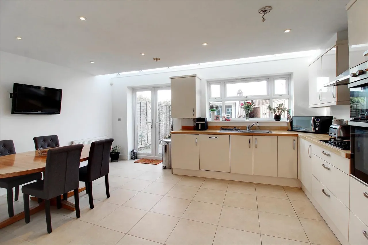 Dixons Hill Road, Welham Green, AL9, photo 7