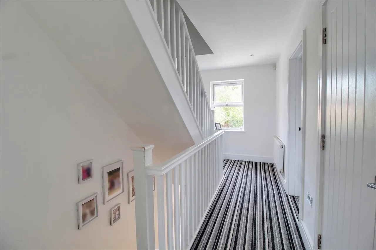 Dixons Hill Road, Welham Green, AL9, photo 6