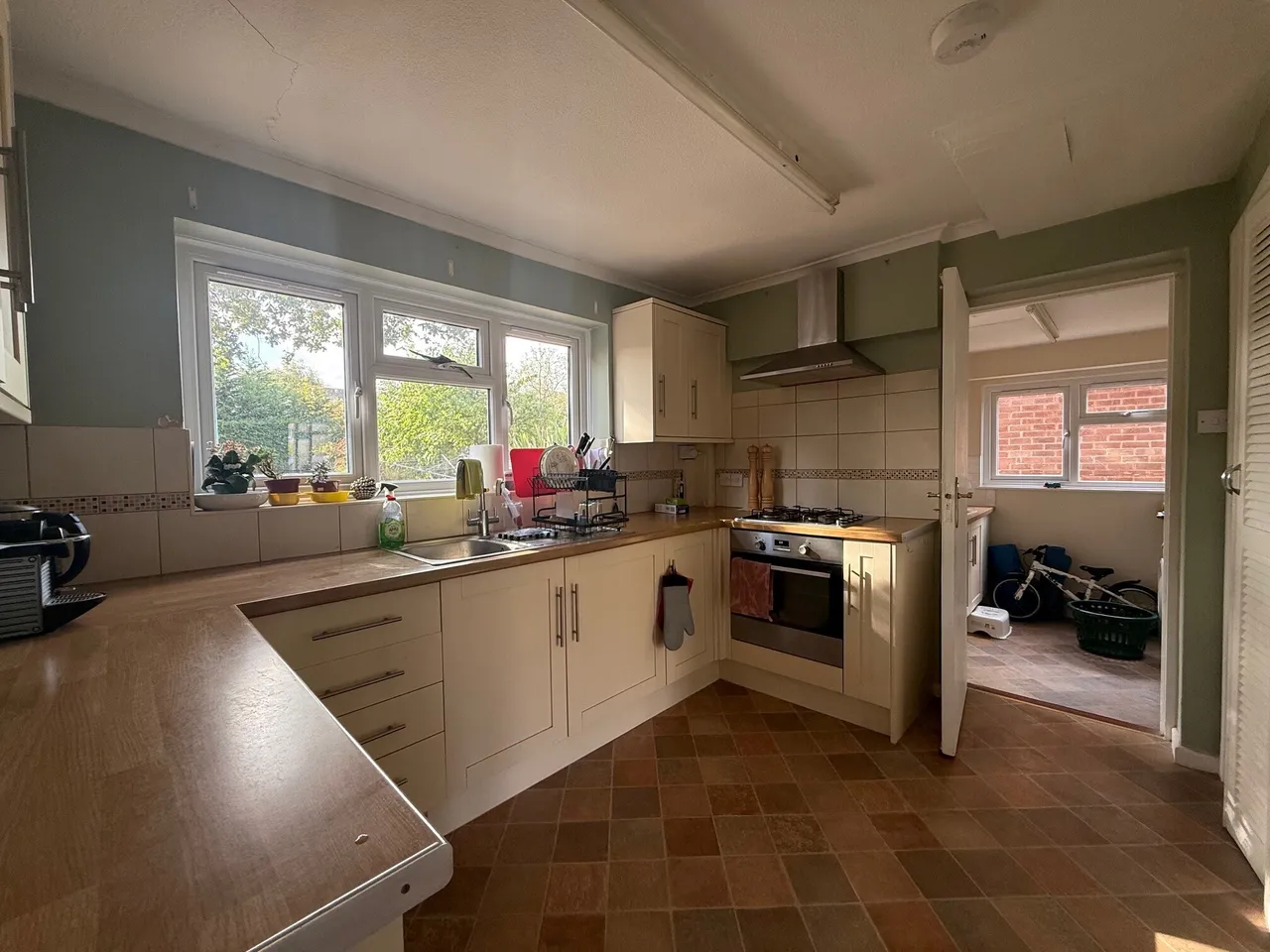 Oakfield Road, WR14, photo 2