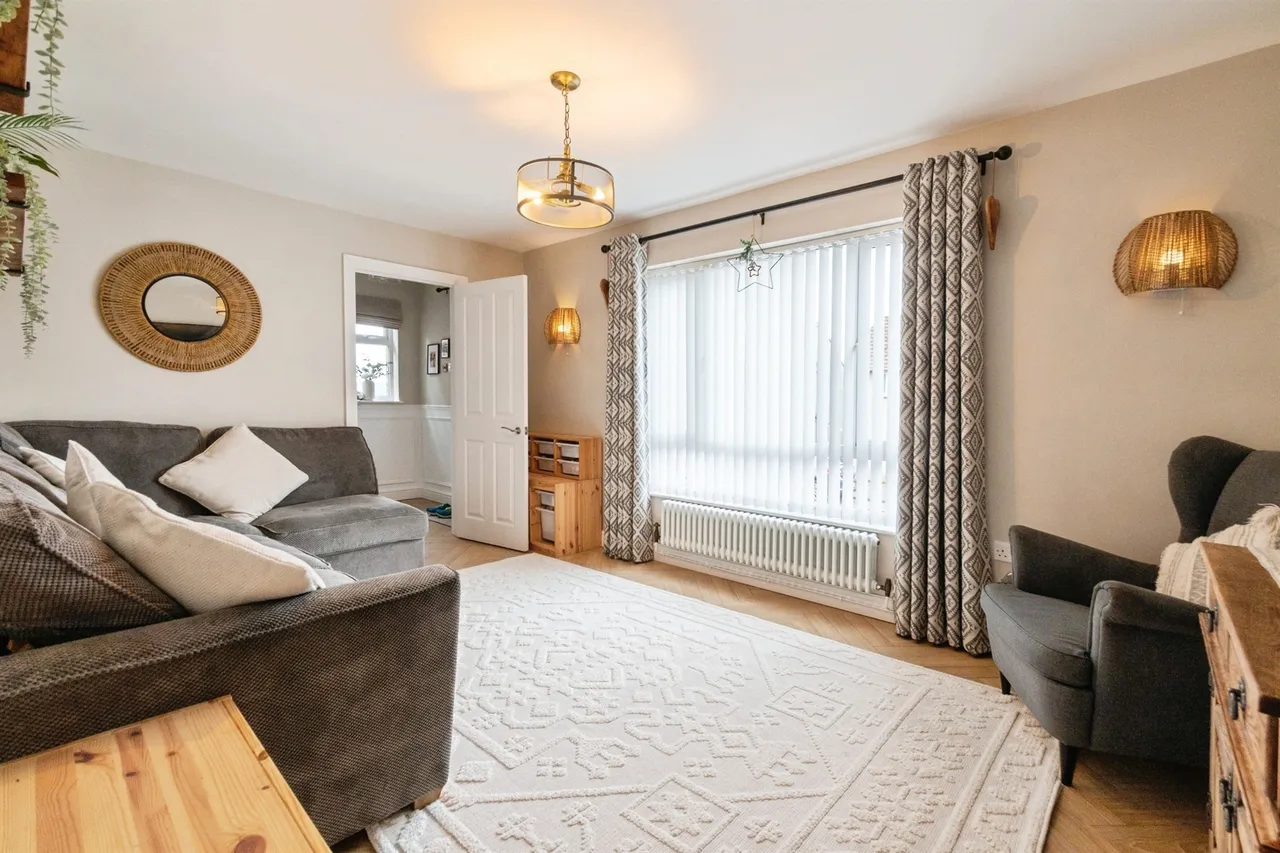 Heol Tir Bach, CAERPHILLY, photo 4