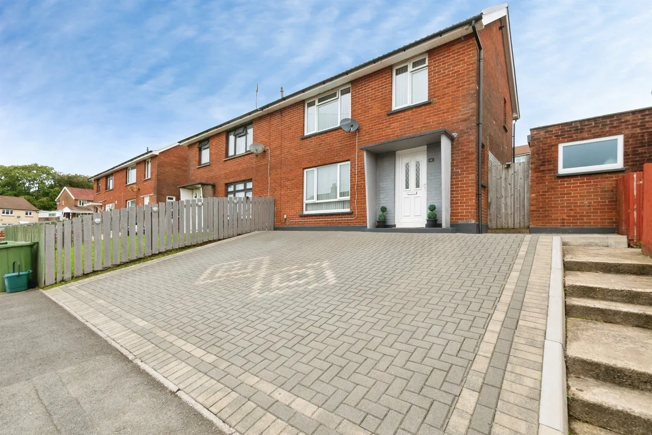 3 bed house for sale — Heol Tir Bach, CAERPHILLY