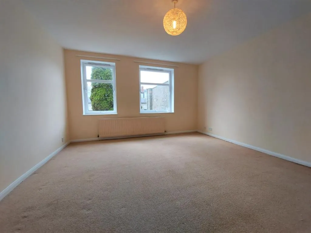 2 bed flat to rent, Gairn Road, Holburn, AB10