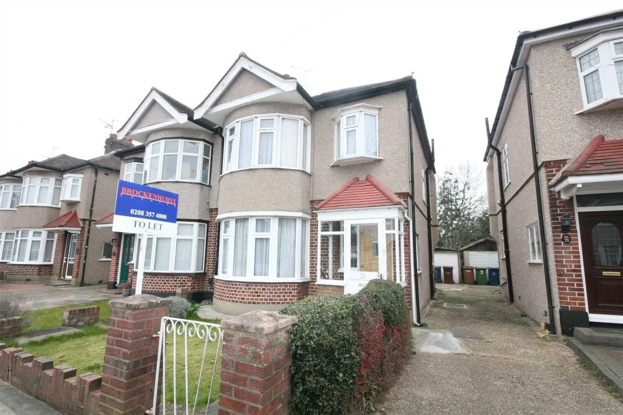 3 bed house to rent, Dorchester Avenue, Harrow