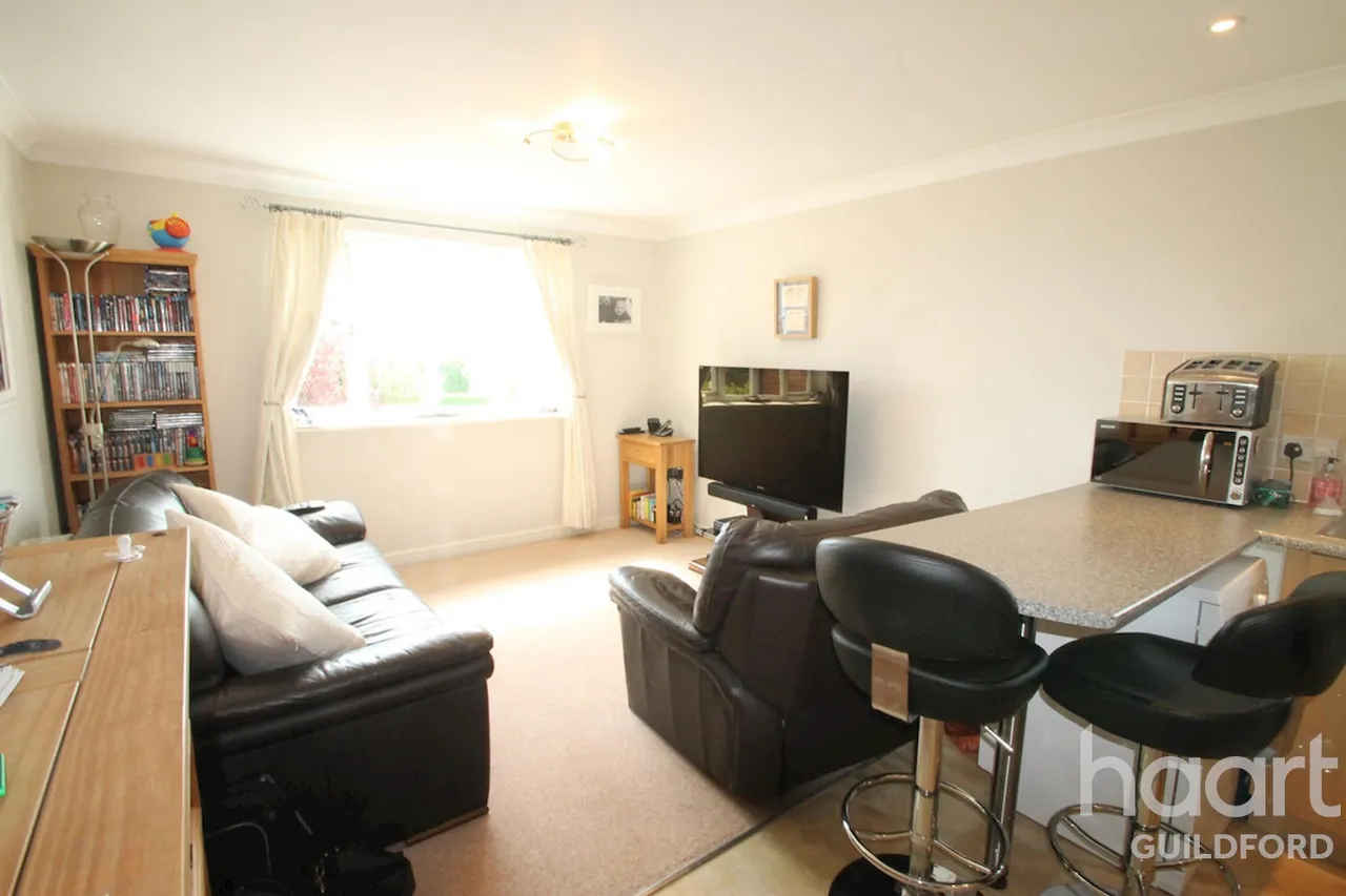1 bed flat to rent, Aragorn Court, GU2