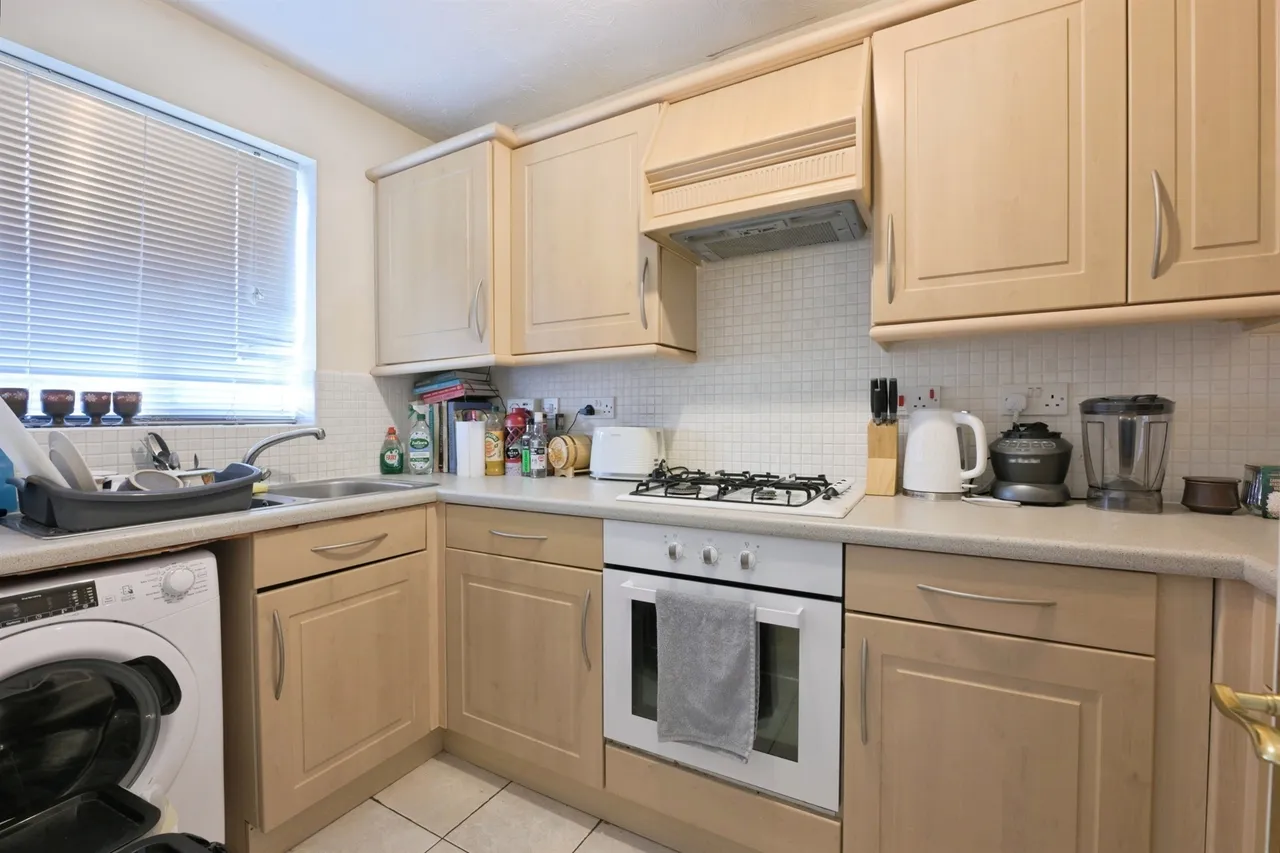 Morris Court, Yaxley, Peterborough, photo 2