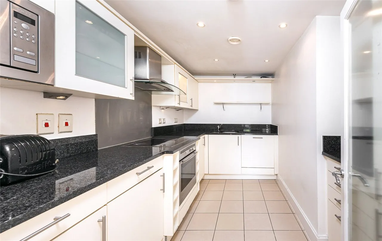 Vauxhall Bridge Road, London, SW1V, photo 2