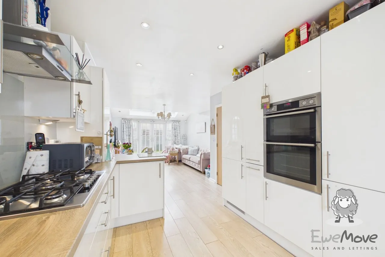 Stephenson Grove, Rainhill, L35, photo 4