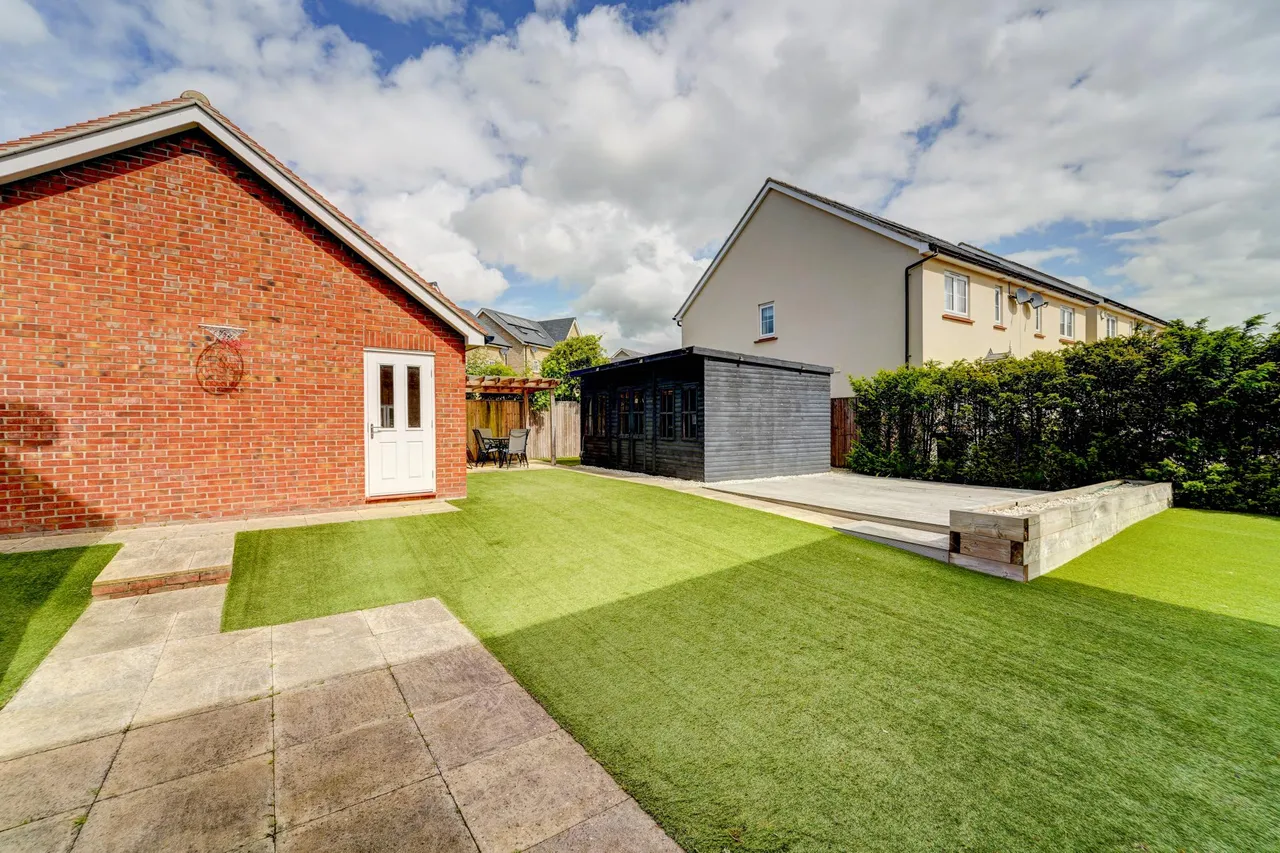 Walnut Tree Way, Shefford, SG17, photo 39