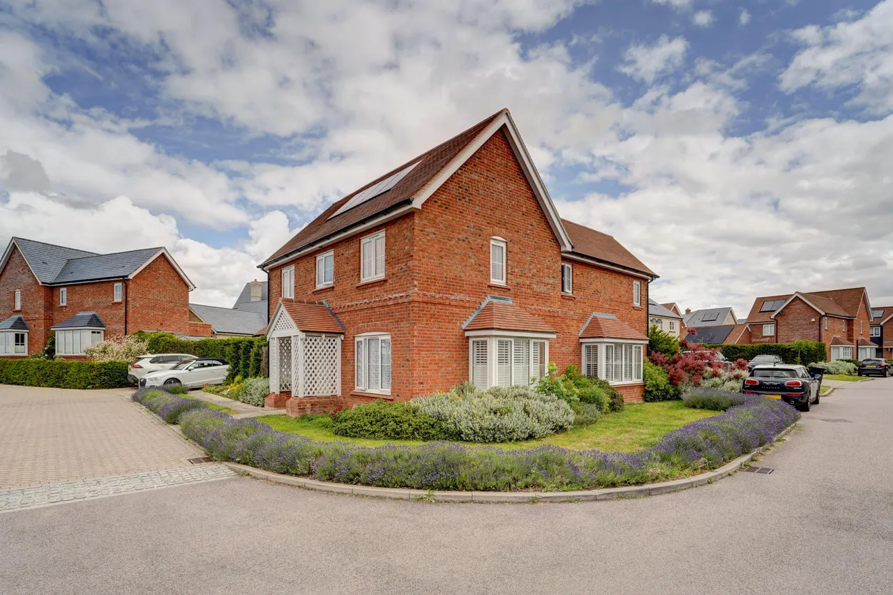 Walnut Tree Way, Shefford, SG17, photo 30
