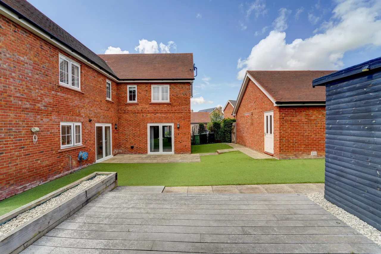 Walnut Tree Way, Shefford, SG17, photo 37