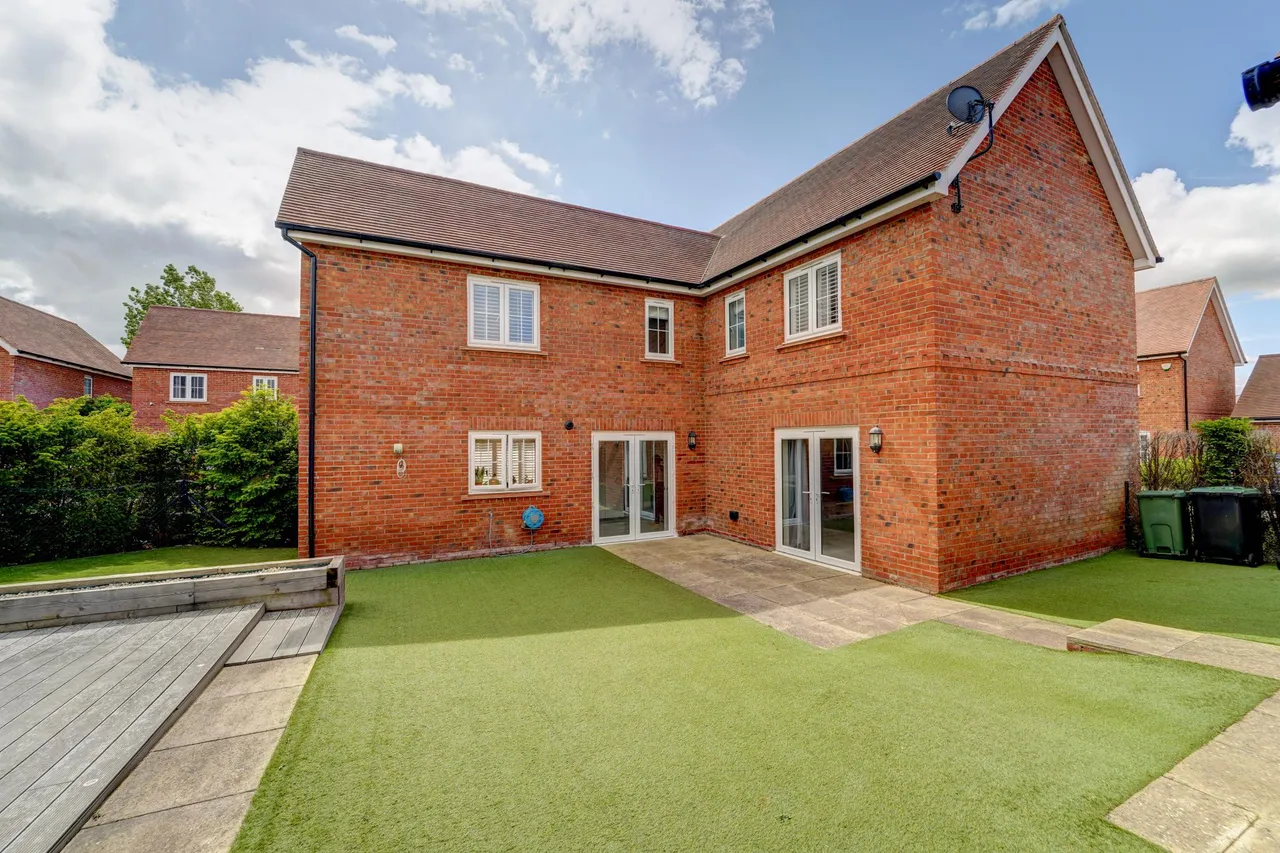 Walnut Tree Way, Shefford, SG17, photo 48
