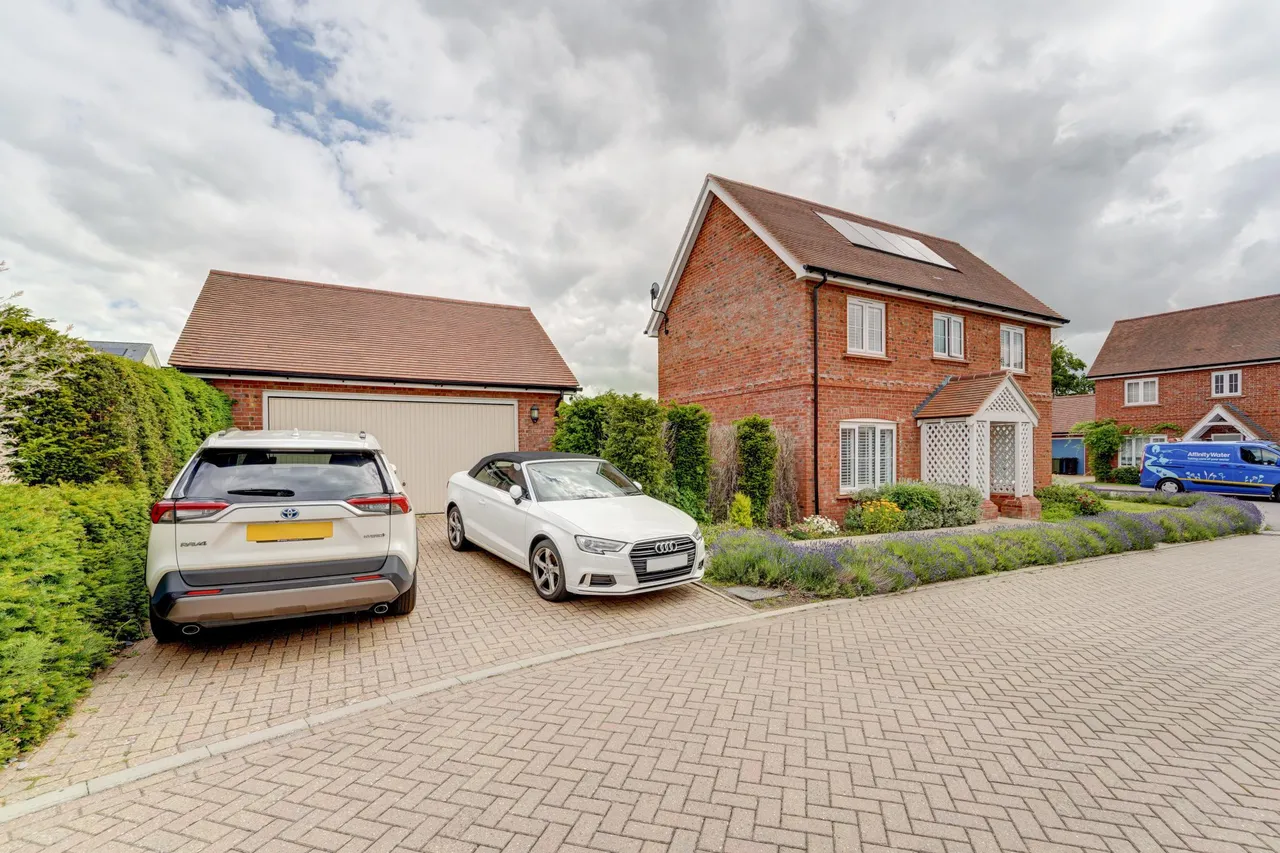 Walnut Tree Way, Shefford, SG17, photo 18