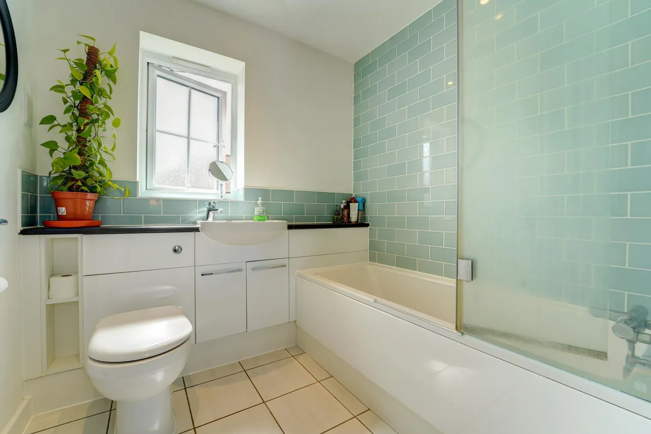 Walnut Tree Way, Shefford, SG17, photo 27