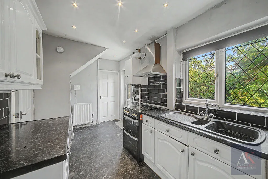 Springfield Lane, Rochdale OL16 2RS, photo 4