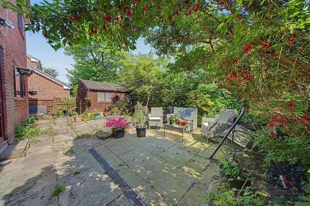 Springfield Lane, Rochdale OL16 2RS, photo 14