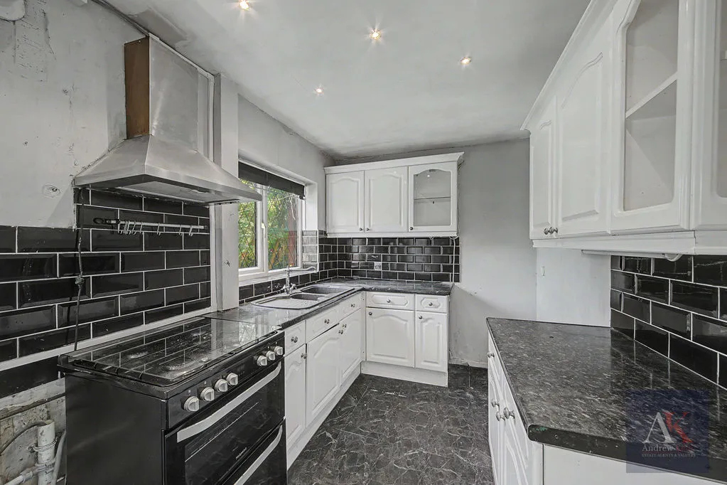 Springfield Lane, Rochdale OL16 2RS, photo 3
