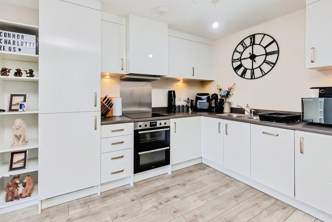 Station Road, Corby, photo 6
