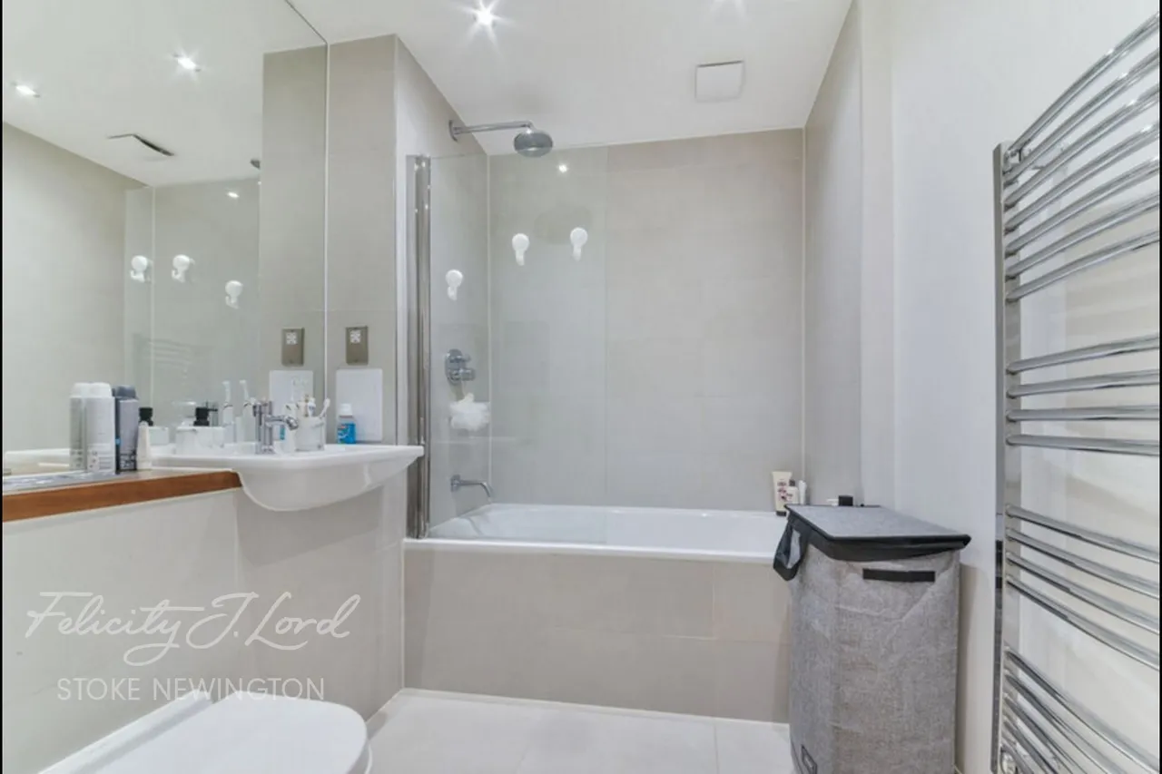 Kimpton Court, London, N4, photo 13