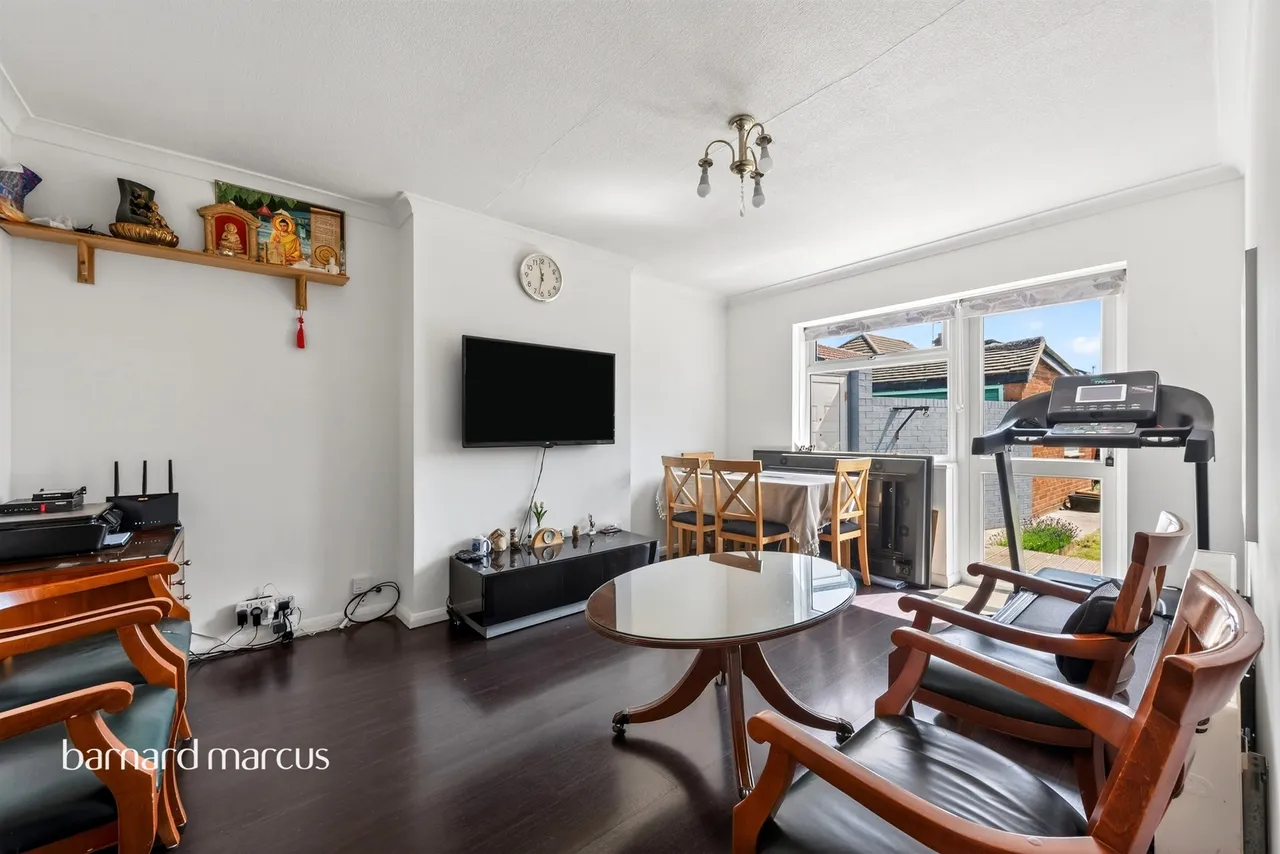 Bedfont Close, Feltham, TW14, photo 5