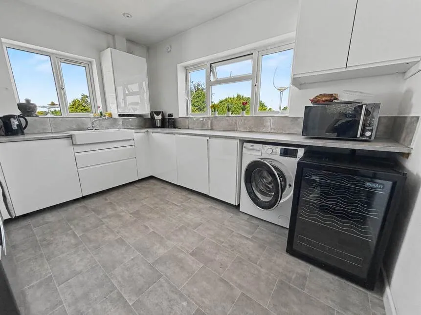 Longbarrow Close, Queens Park, BH8, photo 10