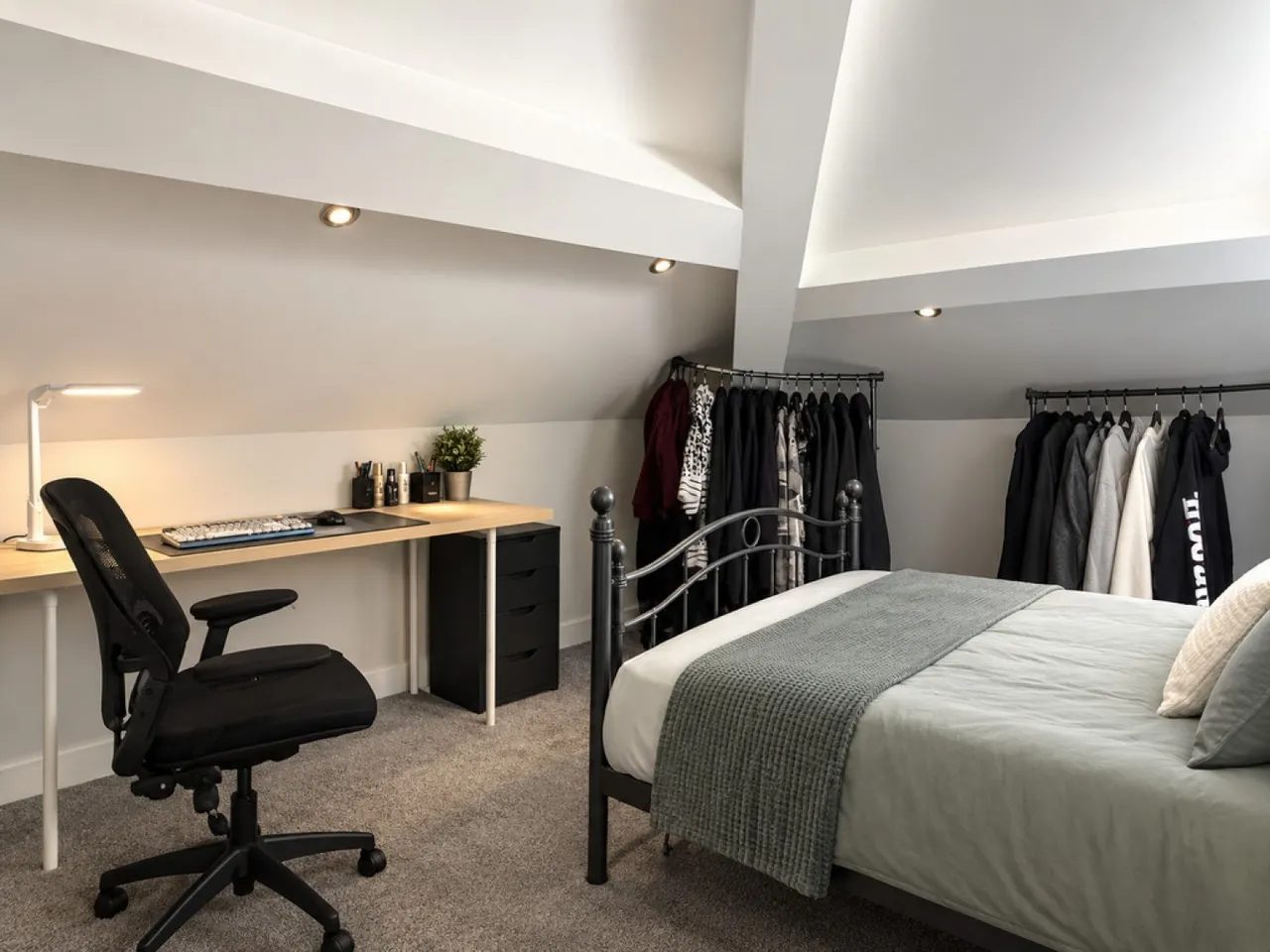 John William Court, Huddersfield, HD1, photo 6