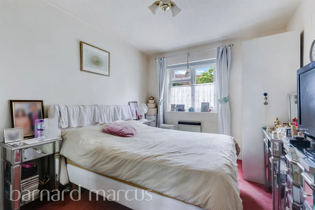 Chatsworth Place, Mitcham, photo 6