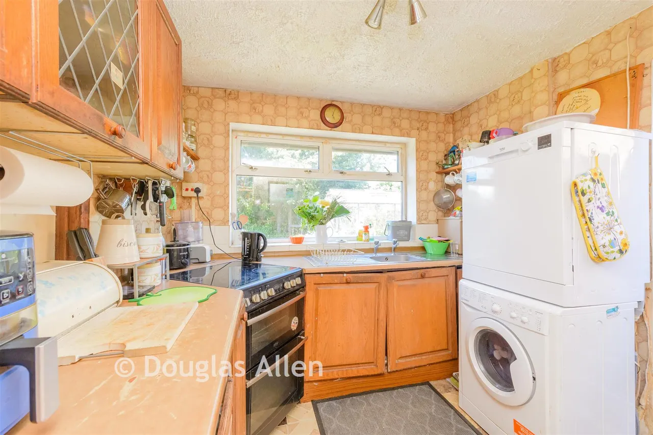 Belmont Avenue, Wickford, SS12, photo 5