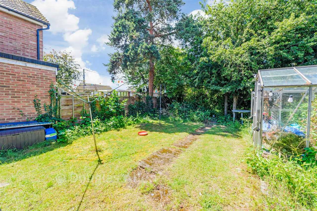 Belmont Avenue, Wickford, SS12, photo 2