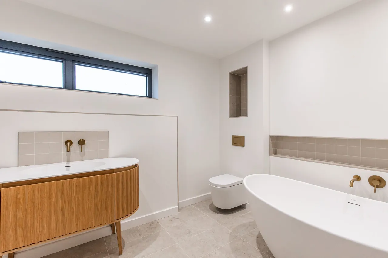 A Rural Five Bedroom Detached Home in, photo 12