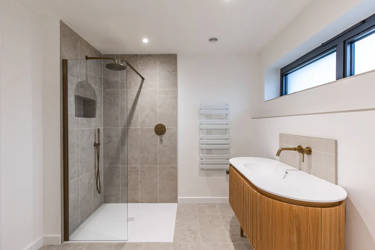 A Rural Five Bedroom Detached Home in, photo 11