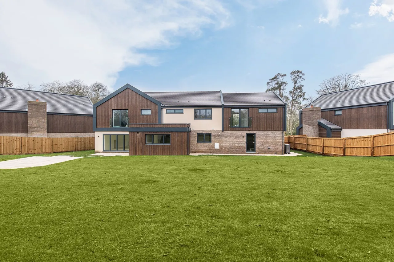 A Rural Five Bedroom Detached Home in, photo 5
