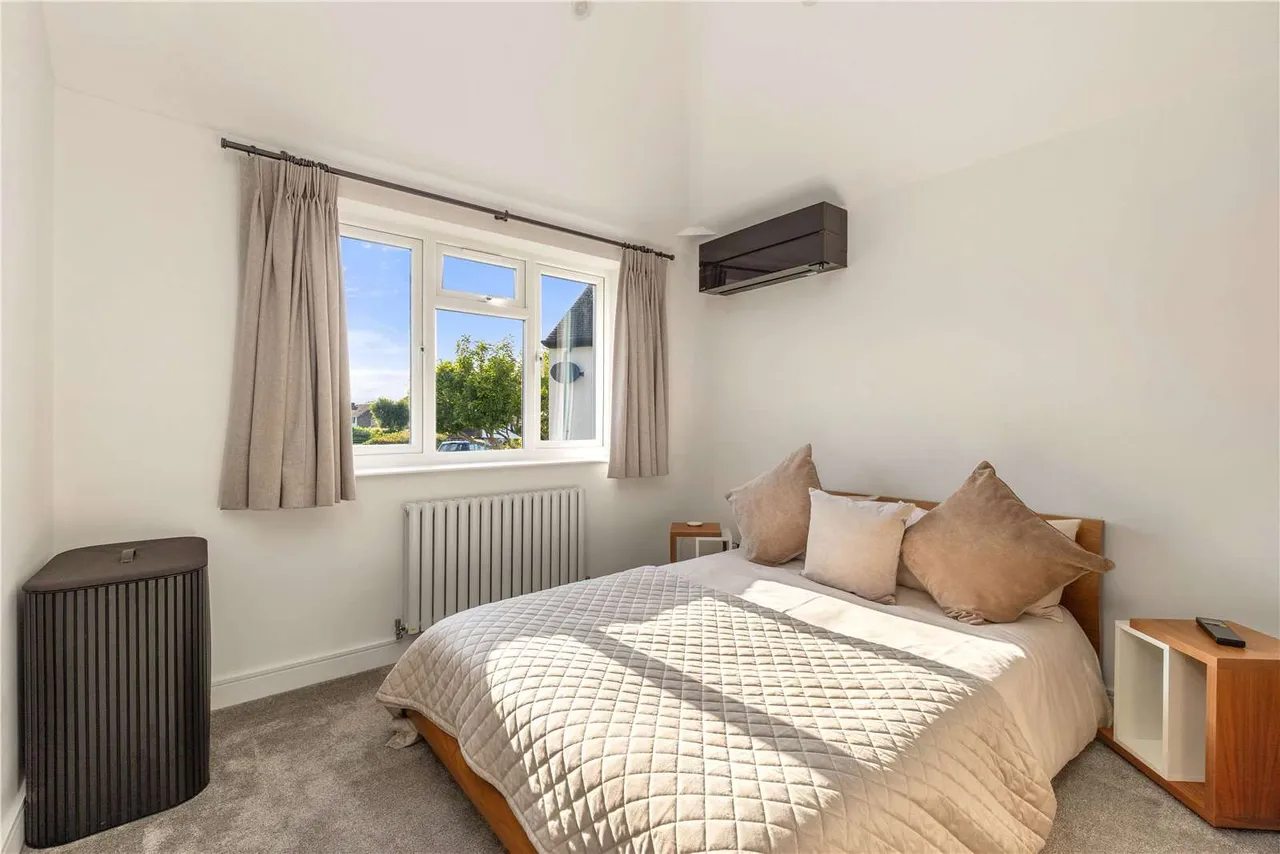 Harpesford Avenue, Virginia Water, Surrey, GU25 4RD, photo 12