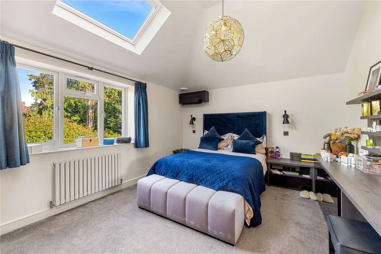 Harpesford Avenue, Virginia Water, Surrey, GU25 4RD, photo 9