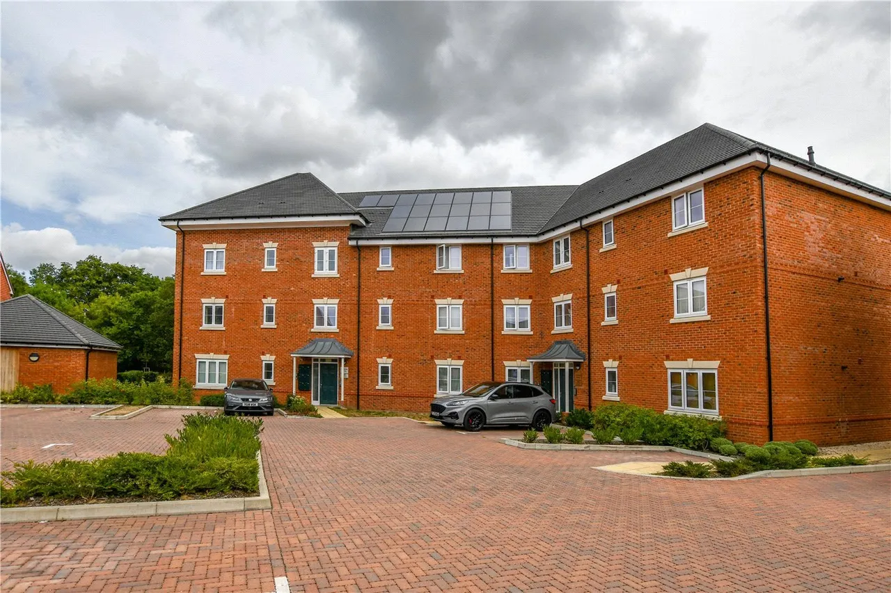 Harvest Path, Finchwood Park, Wokingham, Berkshire, RG40, photo 10