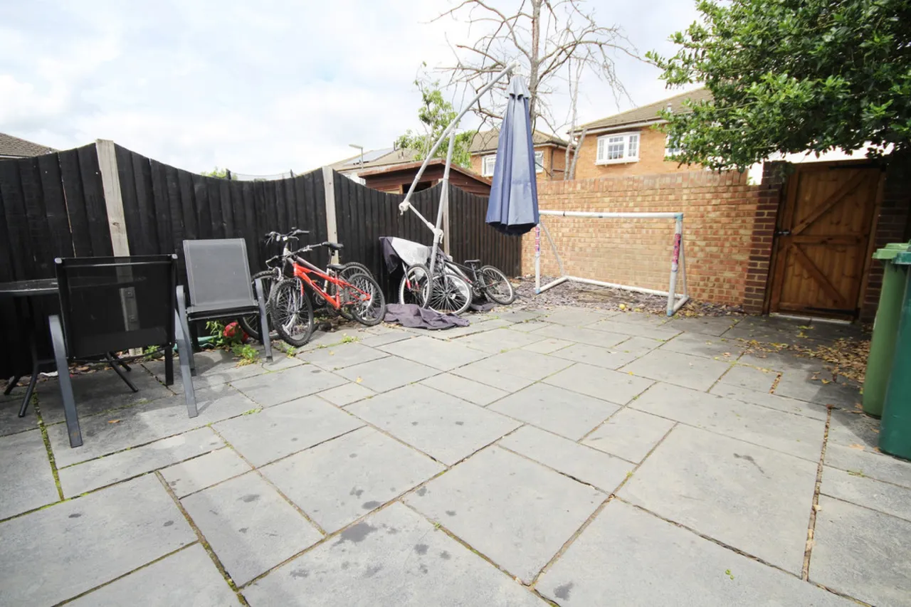 Garrick Close, Staines-upon-Thames, photo 12