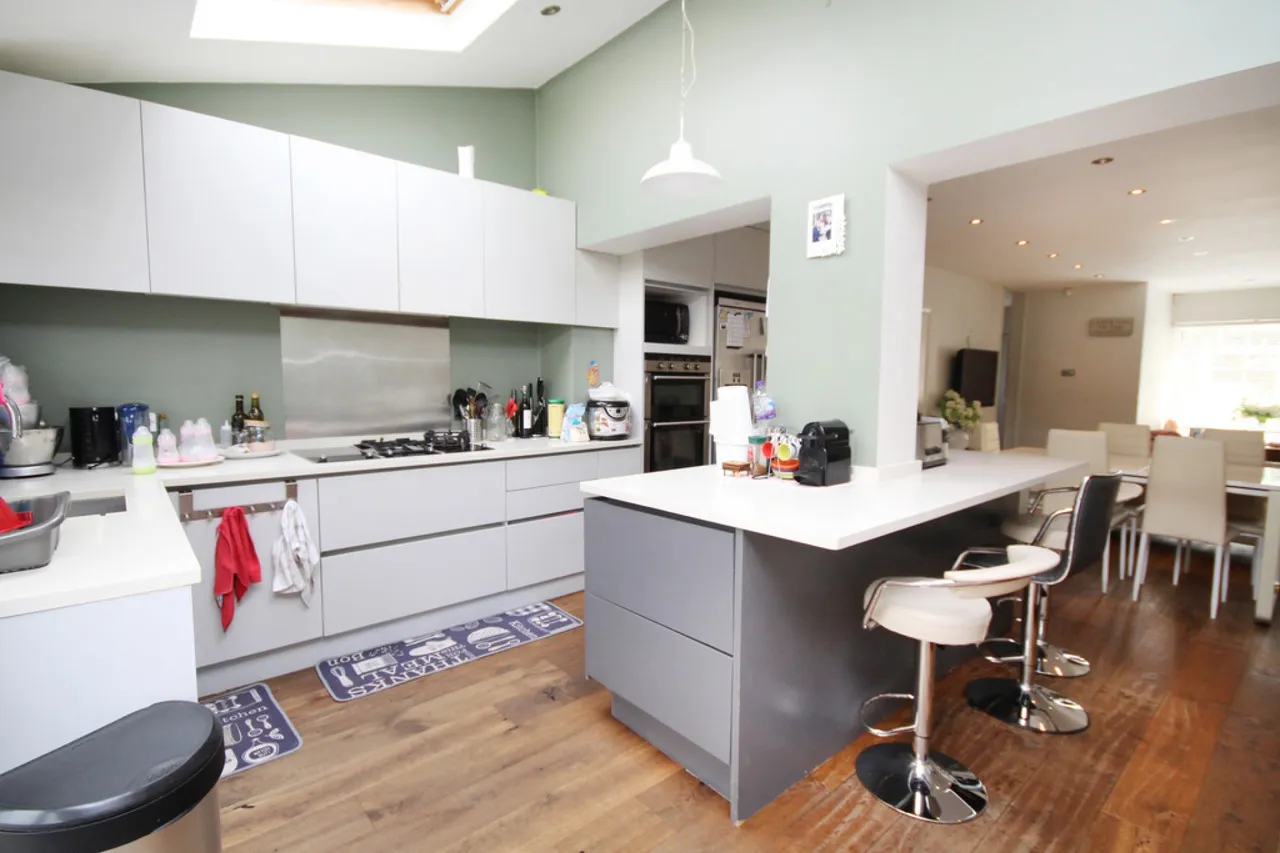 Garrick Close, Staines-upon-Thames, photo 2