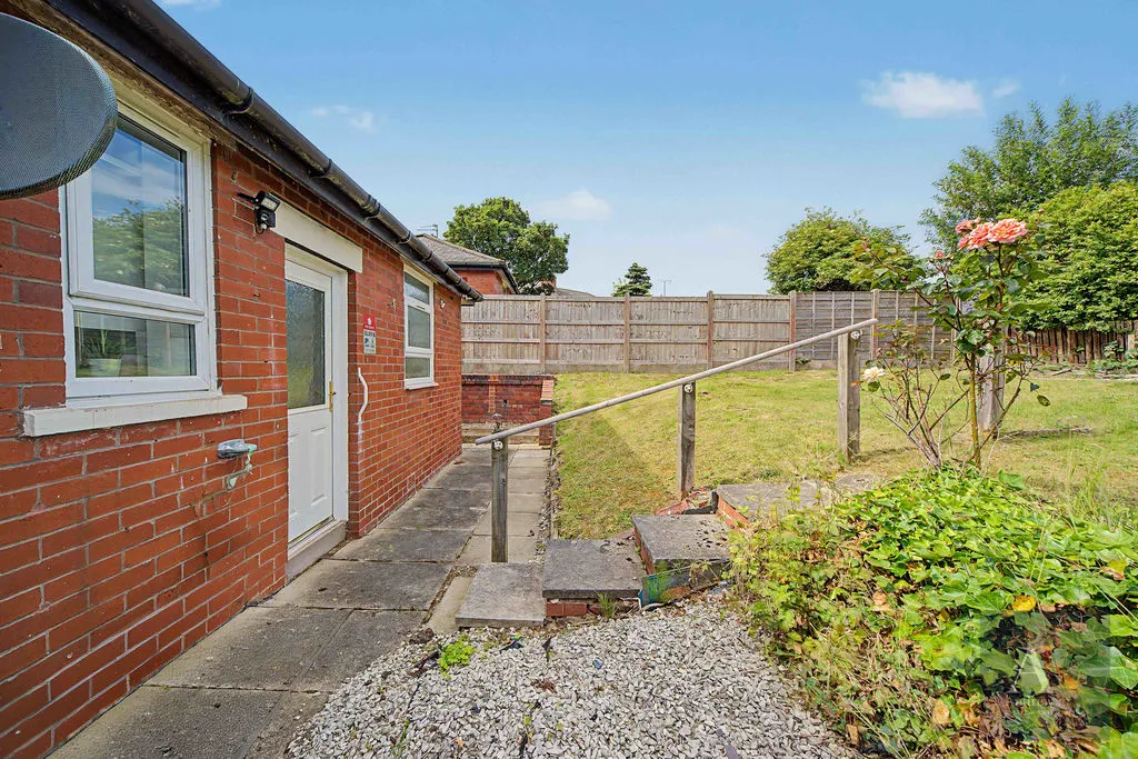 Birch Avenue, Rochdale OL12 9QH, photo 18