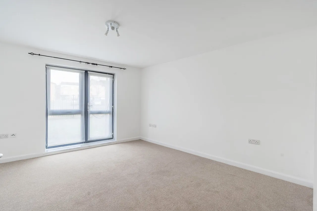 2 Chandos Parade, Buckingham Road, Edgware, photo 6