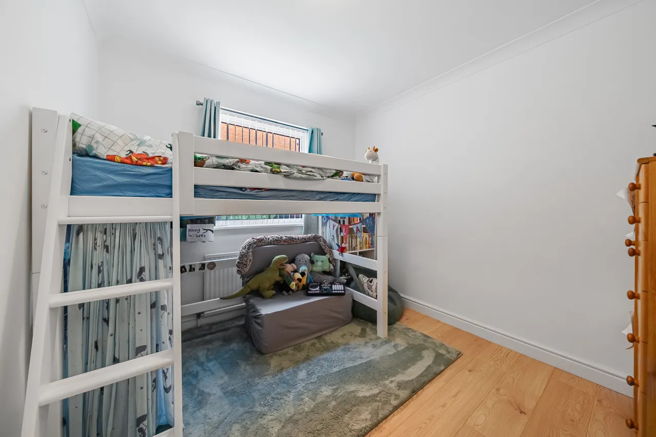 Furze Road, Addlestone, KT15, photo 12