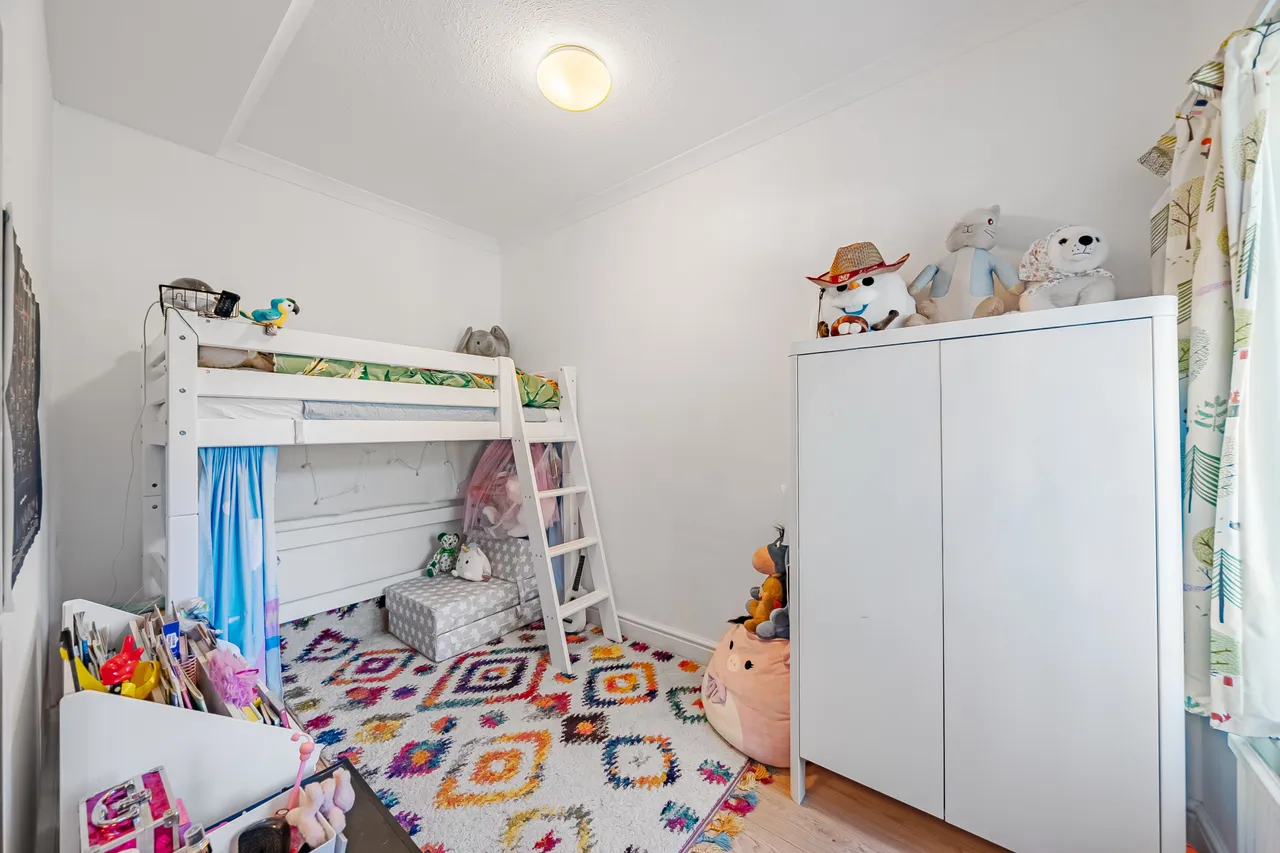 Furze Road, Addlestone, KT15, photo 9